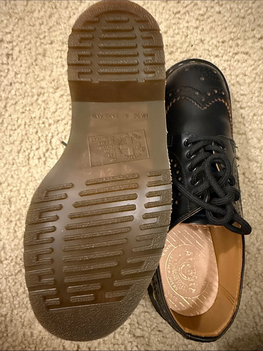 Dr. Martens classic wingtip